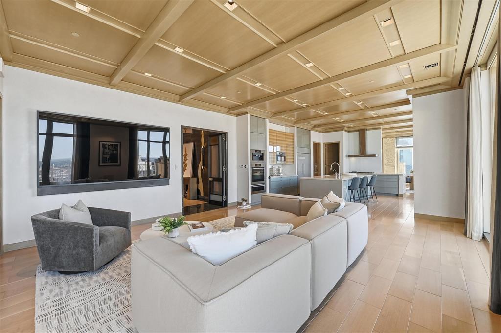 Tower & Regency Row Residence Condo - Residential