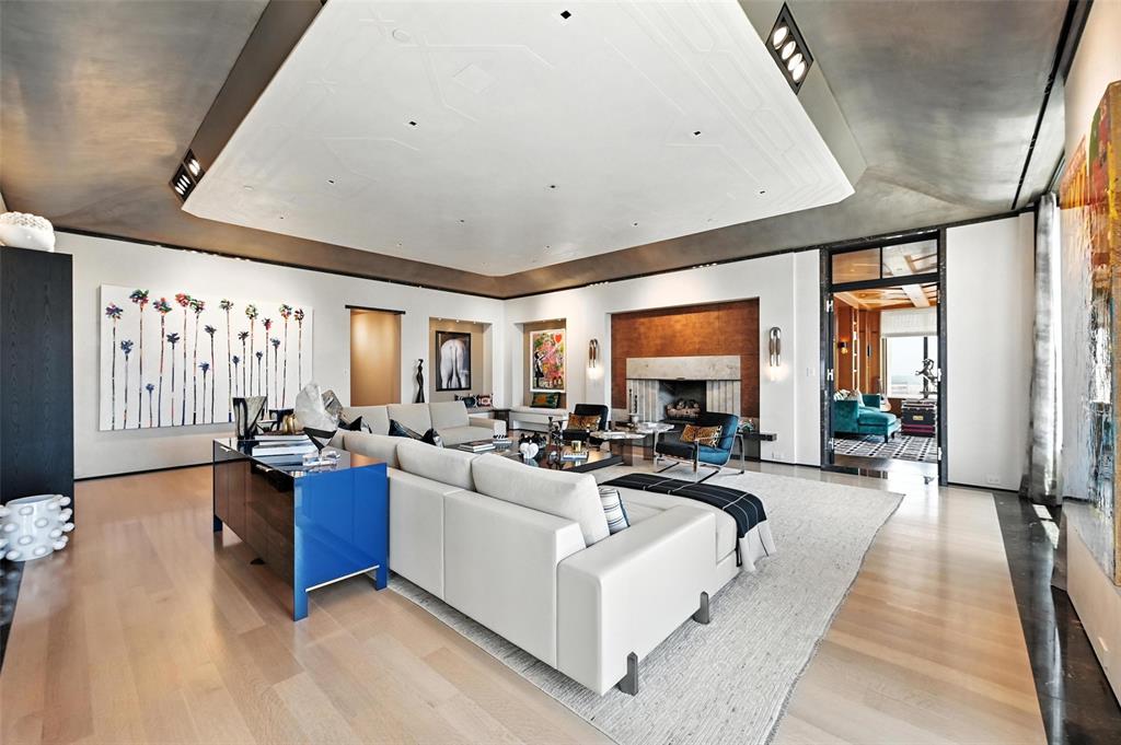 Tower & Regency Row Residence Condo - Residential