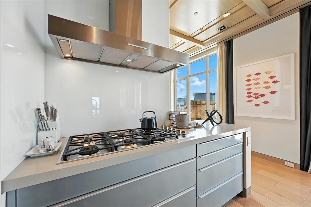 Tower & Regency Row Residence Condo - Residential