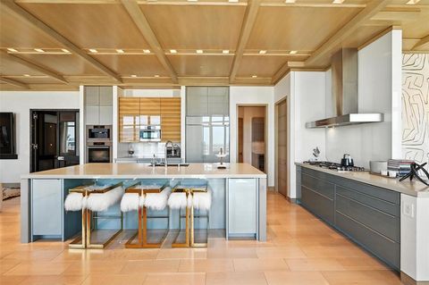 Photo of 2555 N Pearl Street #2200, Dallas, TX 75201 (MLS # 21009796)