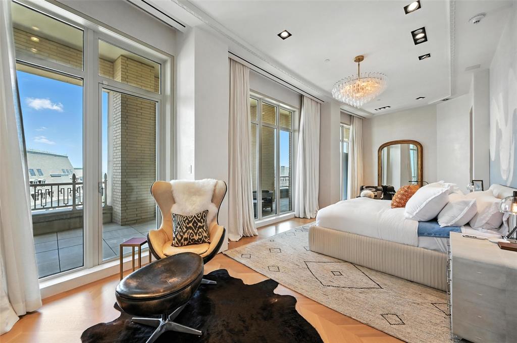 Tower & Regency Row Residence Condo - Residential