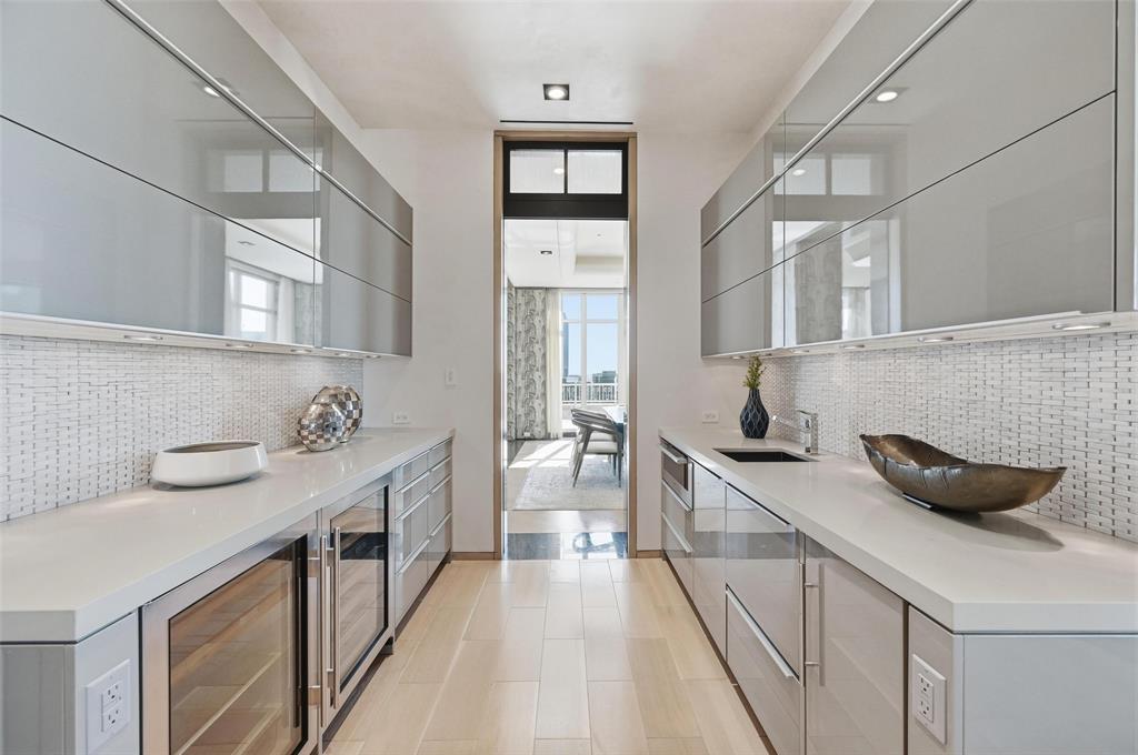 Tower & Regency Row Residence Condo - Residential