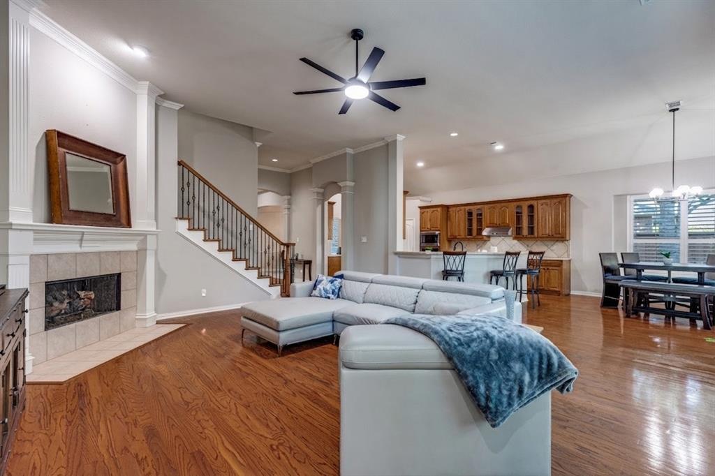 1906 Armstrong Drive