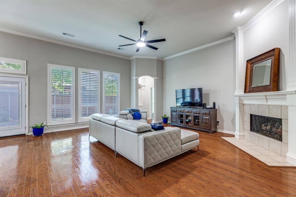 1906 Armstrong Drive