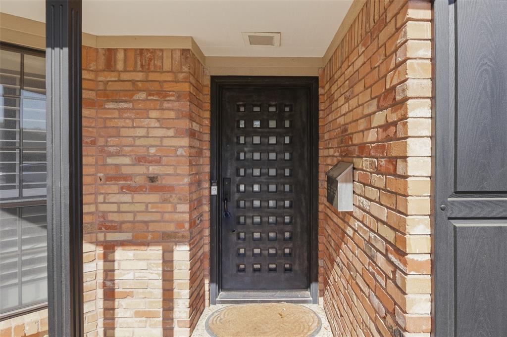 3824 Brookhaven Circle