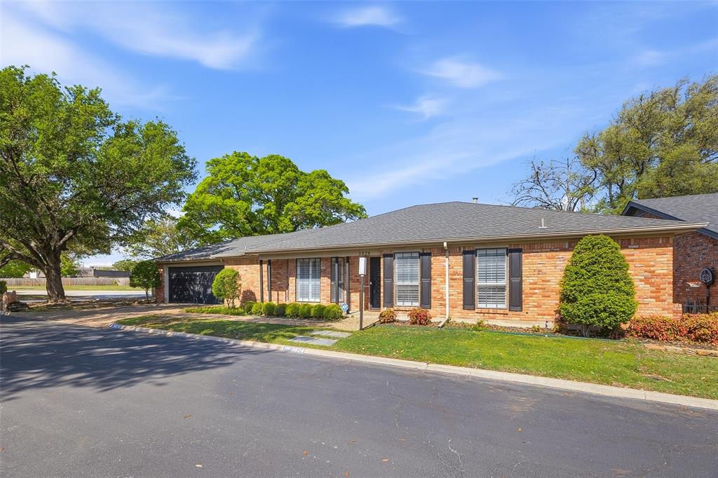 3824 Brookhaven Circle