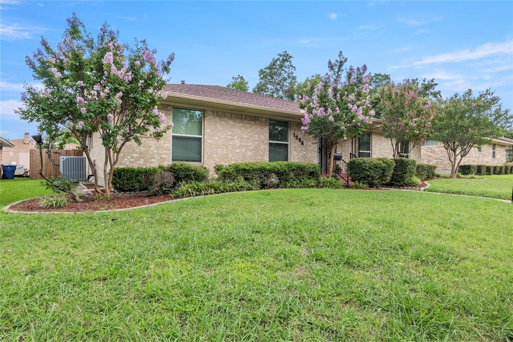 1506 Lexington Drive