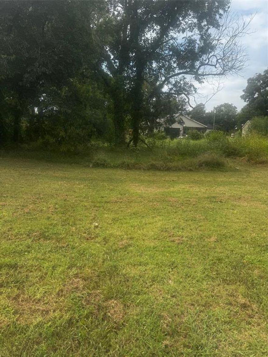 Build your dream home on this beautiful lot nestled in the heart of historic Cleburne! This property offers the perfect blend of small-town charm with convenient access to the DFW metroplex—without the high property taxes. Located in one of Cleburne’s original, established areas, the lot provides mature trees that add natural shade, character, and privacy, while still offering plenty of space for new construction. Enjoy a welcoming community that embraces the small-town vibe, yet places you close to schools, shopping, dining, and local amenities. Cleburne is known for its vibrant heritage, friendly atmosphere, and slower pace of life while still being close enough to the metroplex for commuting, work, or entertainment.
This lot presents an incredible opportunity to create a home tailored to your vision and lifestyle, with utilities nearby and a location that combines convenience with peaceful surroundings. Whether you’re looking to build a cozy cottage, a modern farmhouse, or a spacious family residence, the possibilities are endless. Just minutes from major roadways, you’ll have quick access to Fort Worth, Dallas, and the broader DFW area while returning home each day to the tranquility of a true Texas community. Don’t miss the chance to secure a lot in one of Cleburne’s most desirable, original neighborhoods and experience the best of both worlds—city accessibility and small-town comfort.