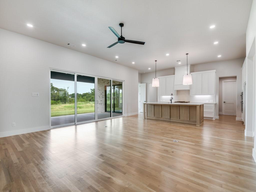 Mesquite, Texas 75126, United States, 4 Bedrooms Bedrooms, ,5 BathroomsBathrooms,Residential,Active,200957