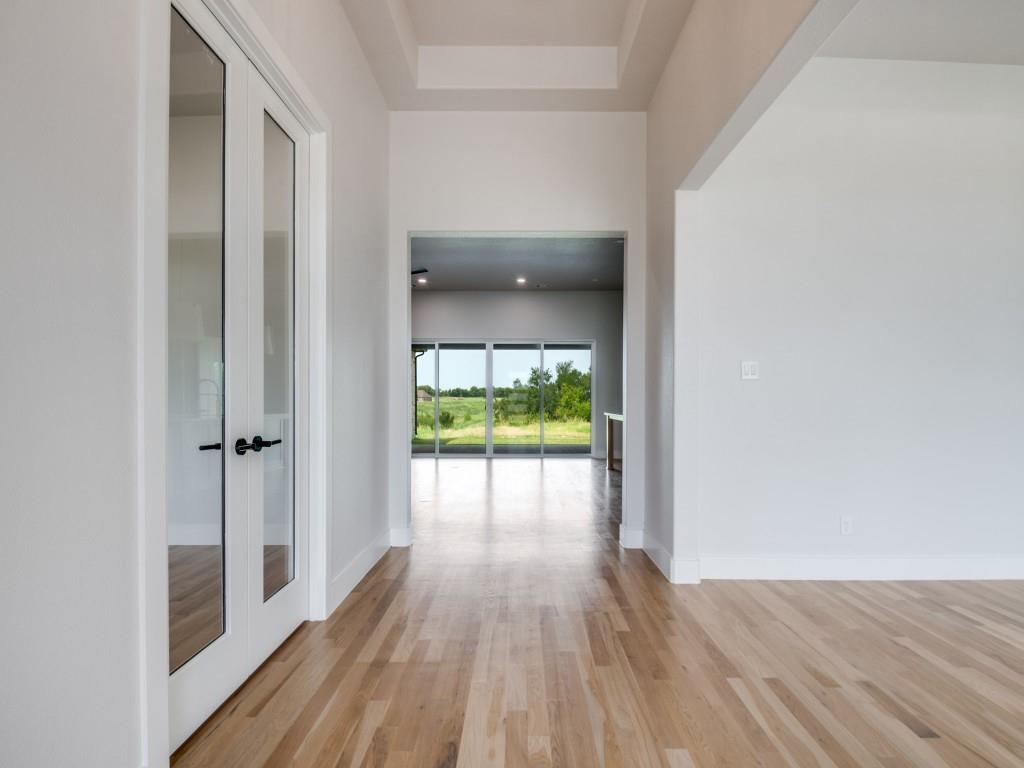 9904 Buckingham Court