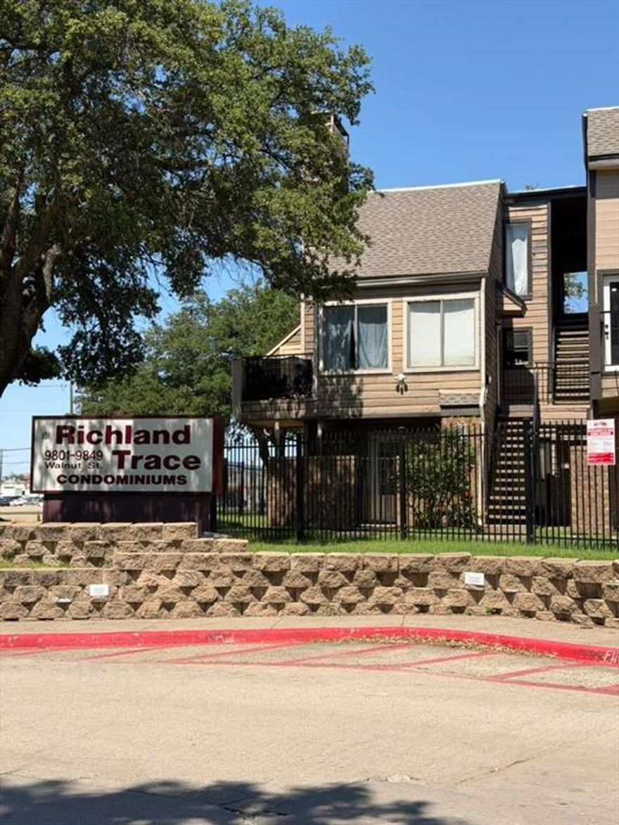 Charming 1-bedroom, 1-bath apartment offering 650 sq ft of comfortable living space. Located at 9815 Walnut St #102 in Dallas, this well-maintained unit features an efficient floor plan with a spacious living area, functional kitchen, and a generously sized bedroom. Conveniently situated near major highways, shopping, dining, and local amenities. Ideal for tenants seeking affordability and accessibility in a central Dallas location.