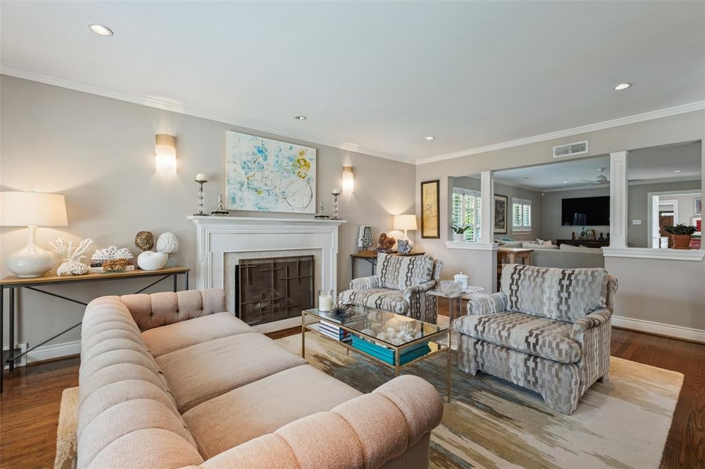 6707 Southridge Drive