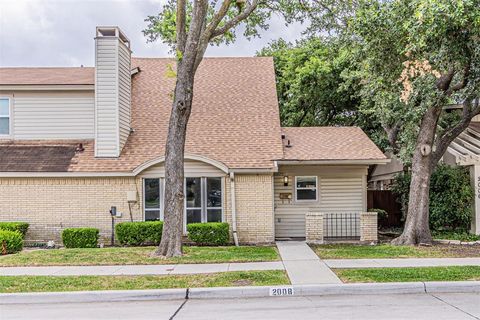 Photo of 2008 Clubridge Drive, Carrollton, TX 75006 (MLS # 21275469)