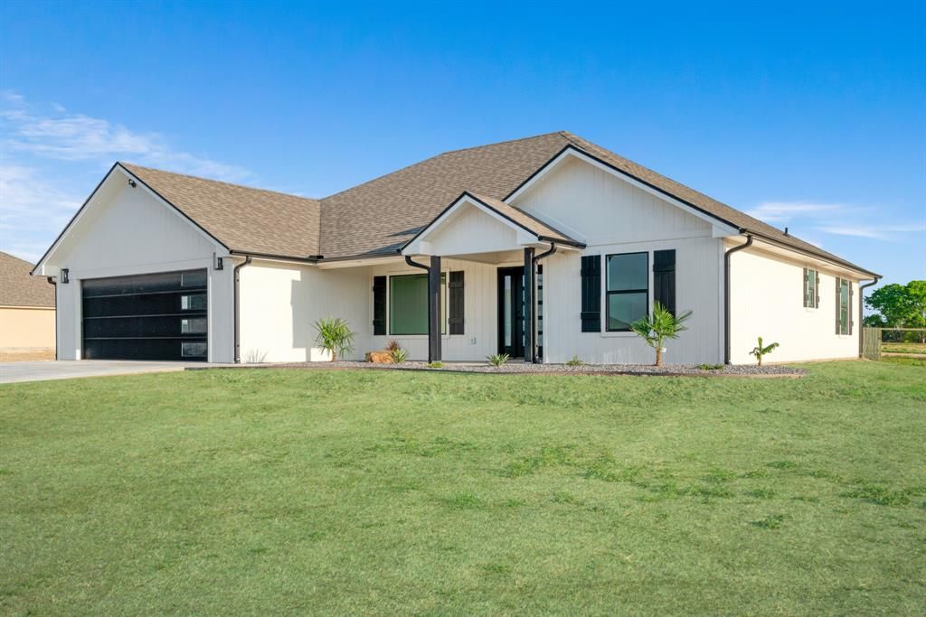 Photo of 35 Private Road 33039, Brookston, TX 75421 (MLS # 21251858)