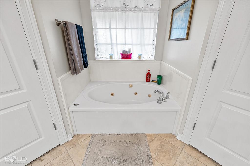 Bossier City, Louisiana 71112, United States, 3 Bedrooms Bedrooms, ,2 BathroomsBathrooms,Residential,Pending,109658