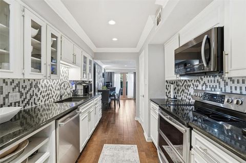 15922 Archwood Lane 1011 Dallas TX 75248