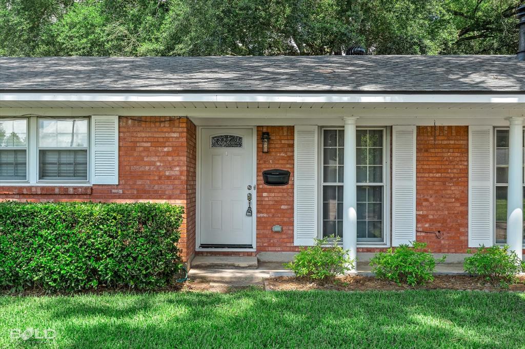 2050 Shadywood Lane