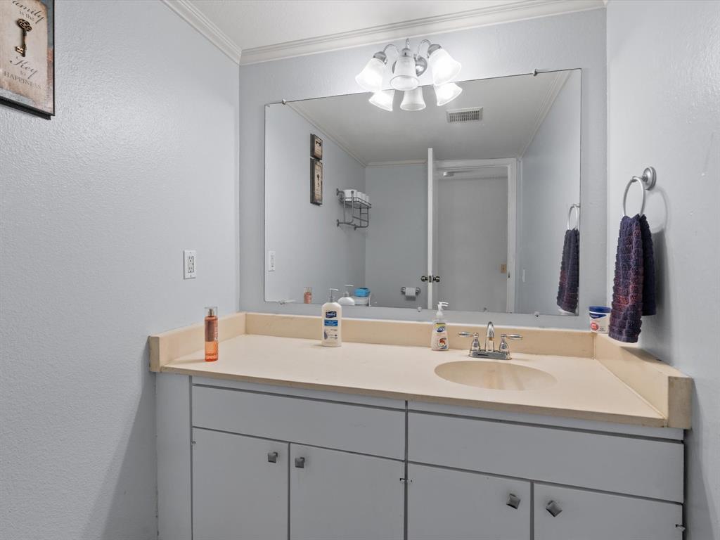 Laguna Twnhms - Residential