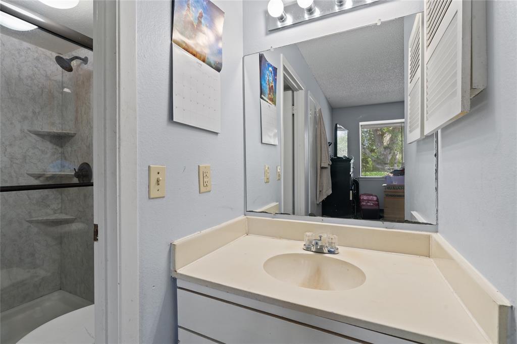 Laguna Twnhms - Residential