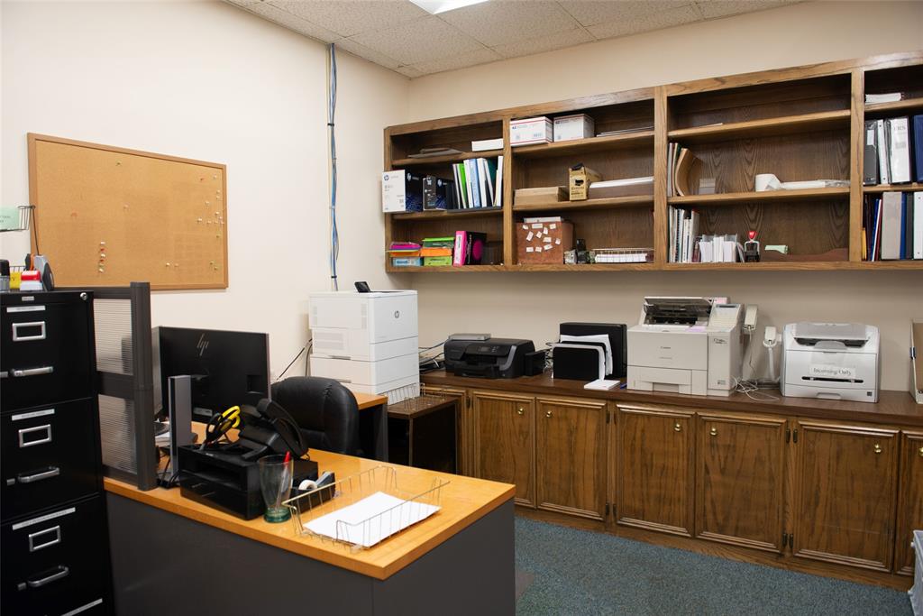 Gladstone Sub - Commercial Sale