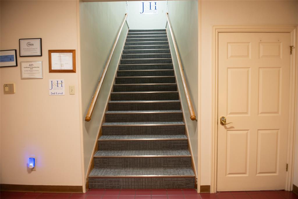 Gladstone Sub - Commercial Sale