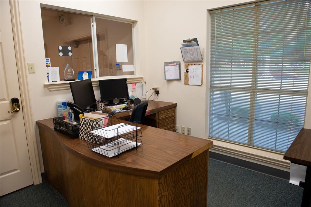 Gladstone Sub - Commercial Sale