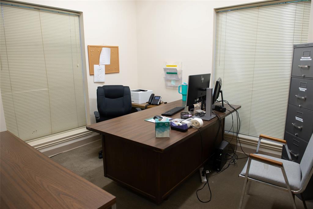 Gladstone Sub - Commercial Sale