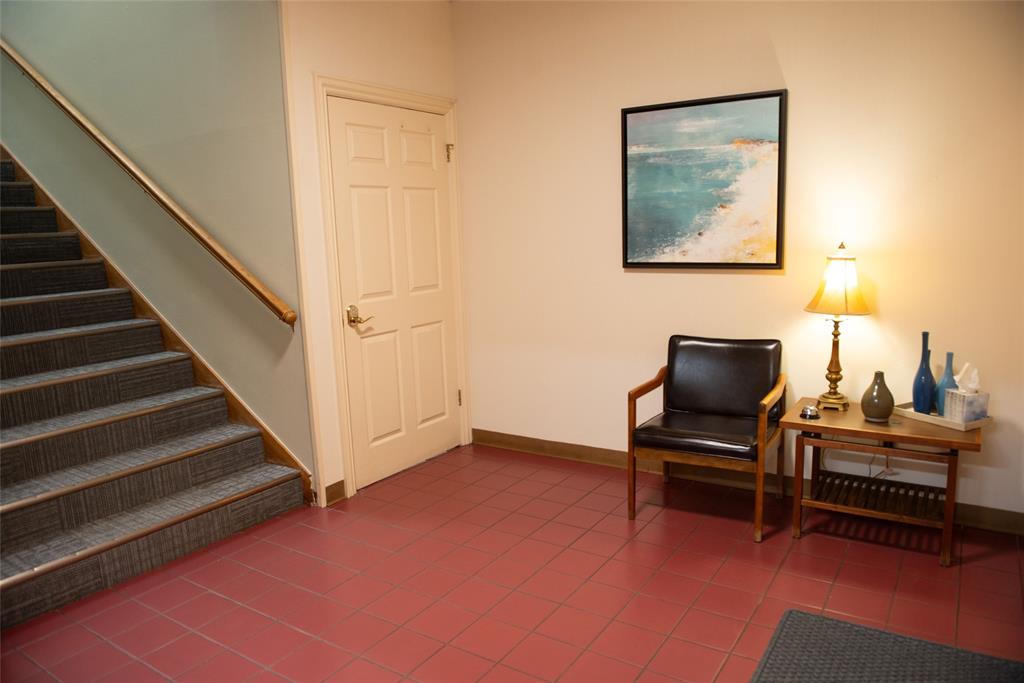 Gladstone Sub - Commercial Sale