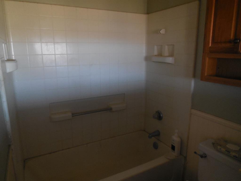 Wm Frells 120 - Residential