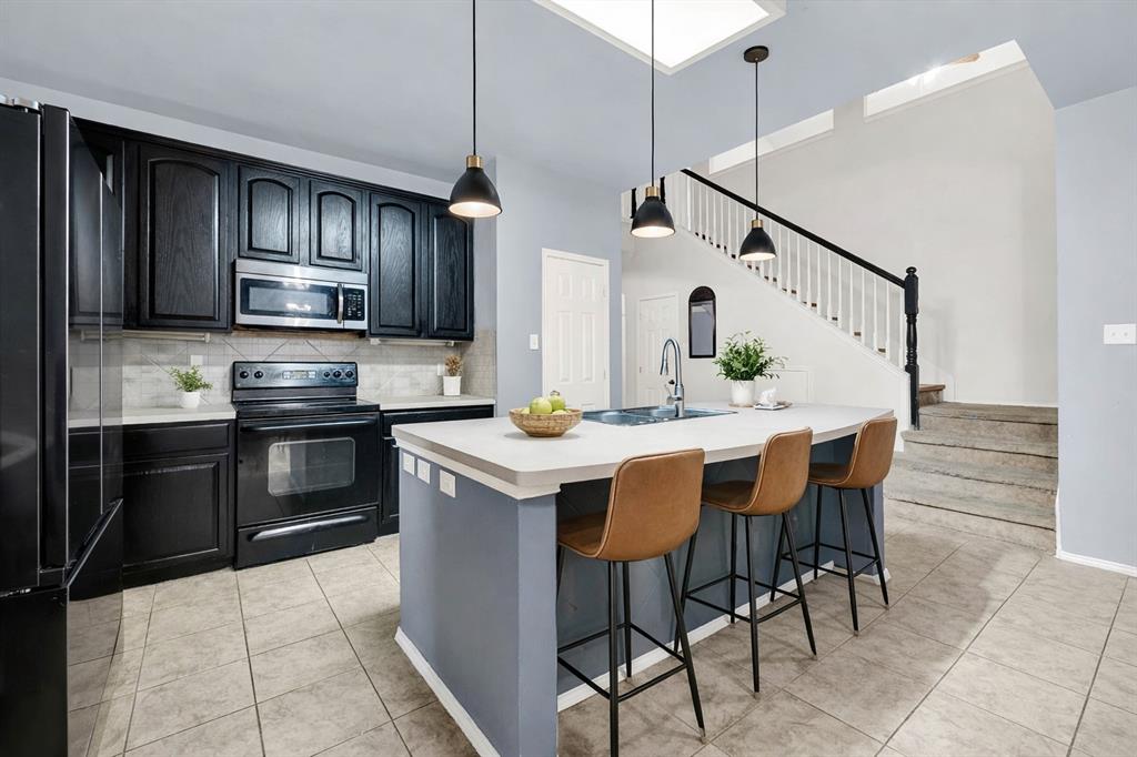 4621 Maple Hill Drive