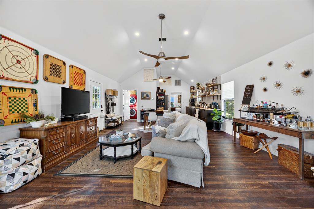 Wooded Lake Estate Add Pt II - Residential