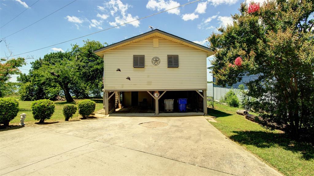 1307 Lakeshore Drive