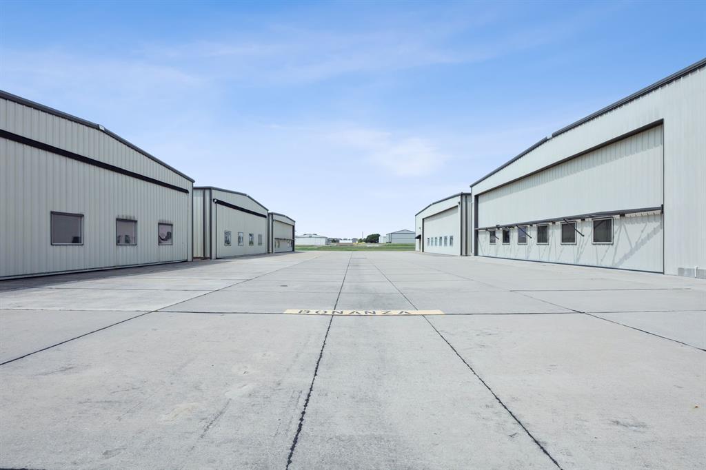 Aero Country East - Land