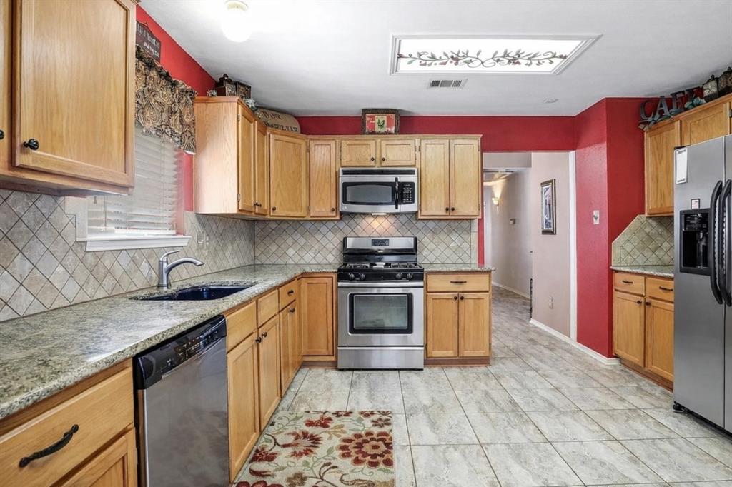 325 Stately Oak Lane