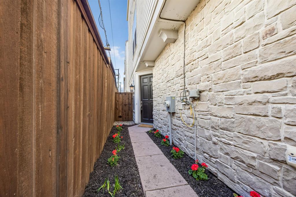 Villas Garrett Ave - Residential