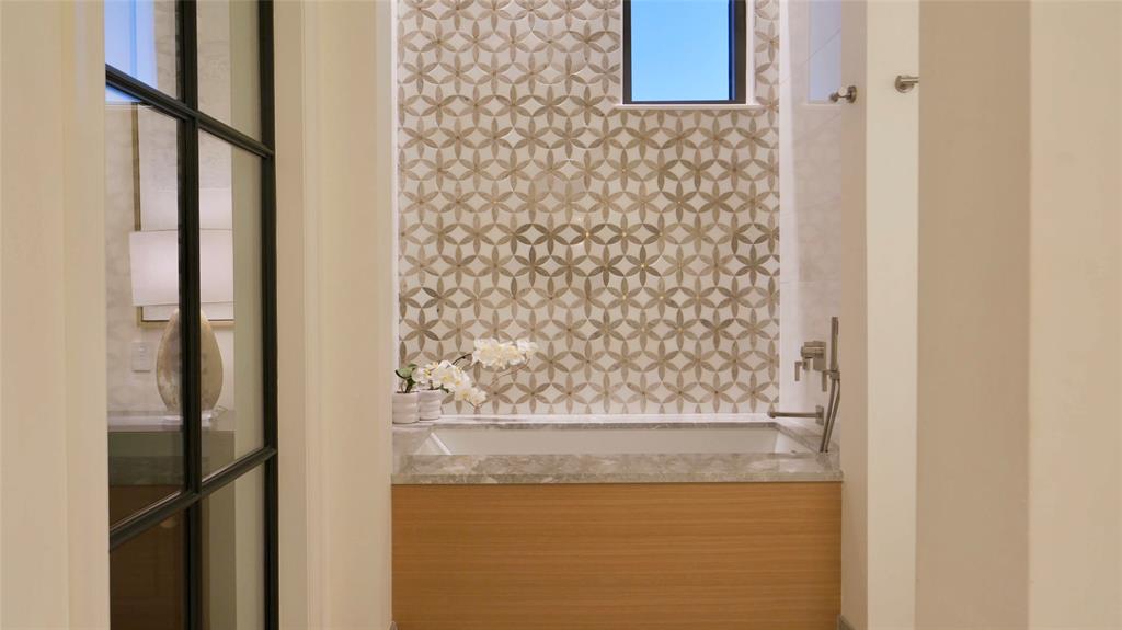 Plaza At Turtle Creek Residence Ph - Residential