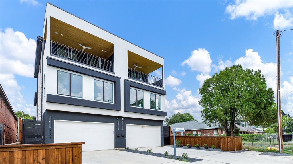 View Dallas, TX 75219 townhome