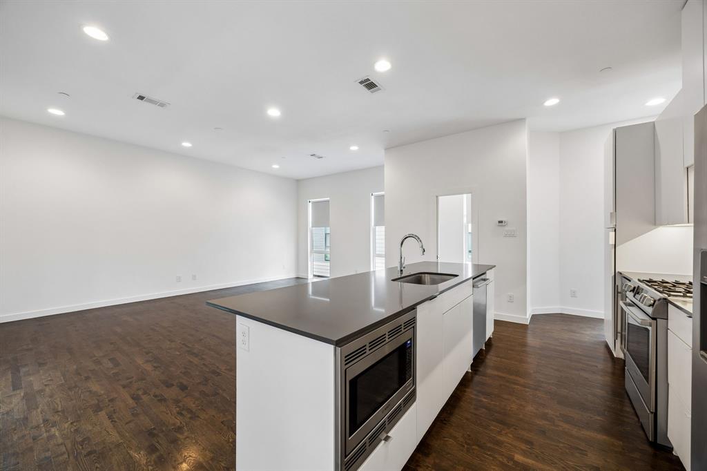 4905 Live Oak Street E