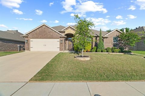 316 Brinkley Drive Saginaw TX 76179