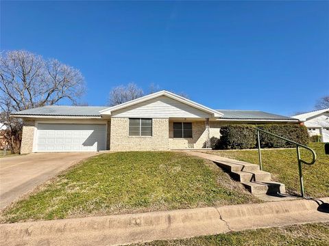 917 N Kirk Street Hico TX 76457