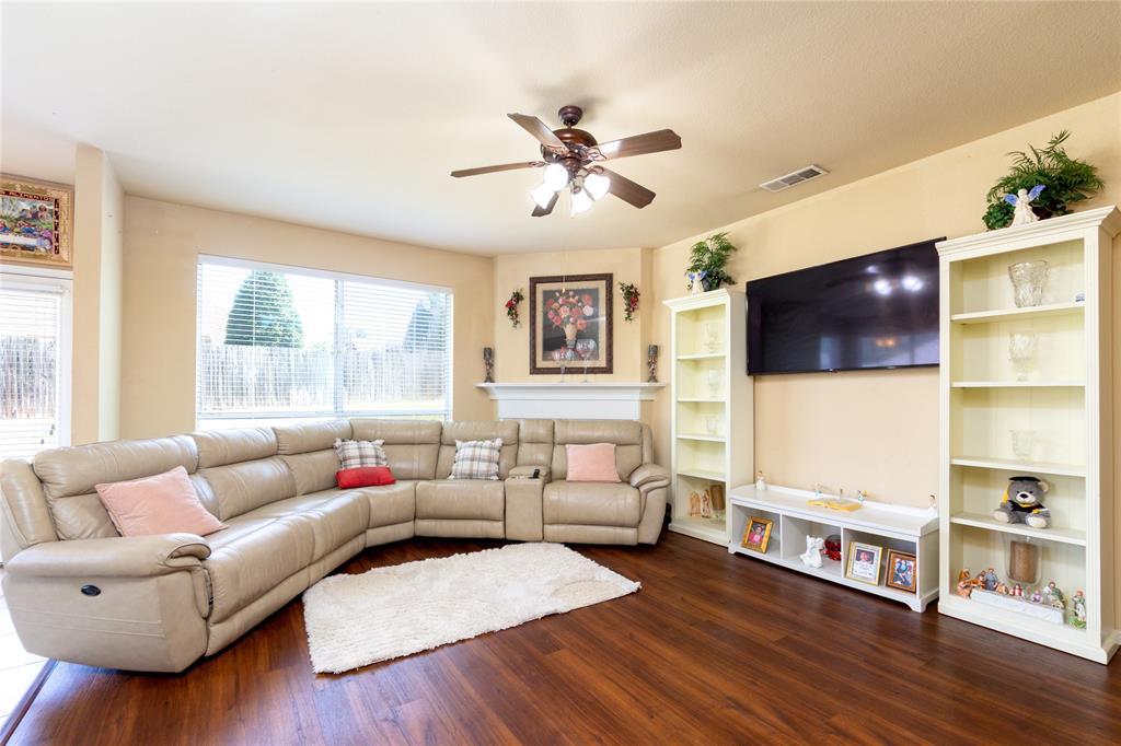 4001 Chinaberry Drive