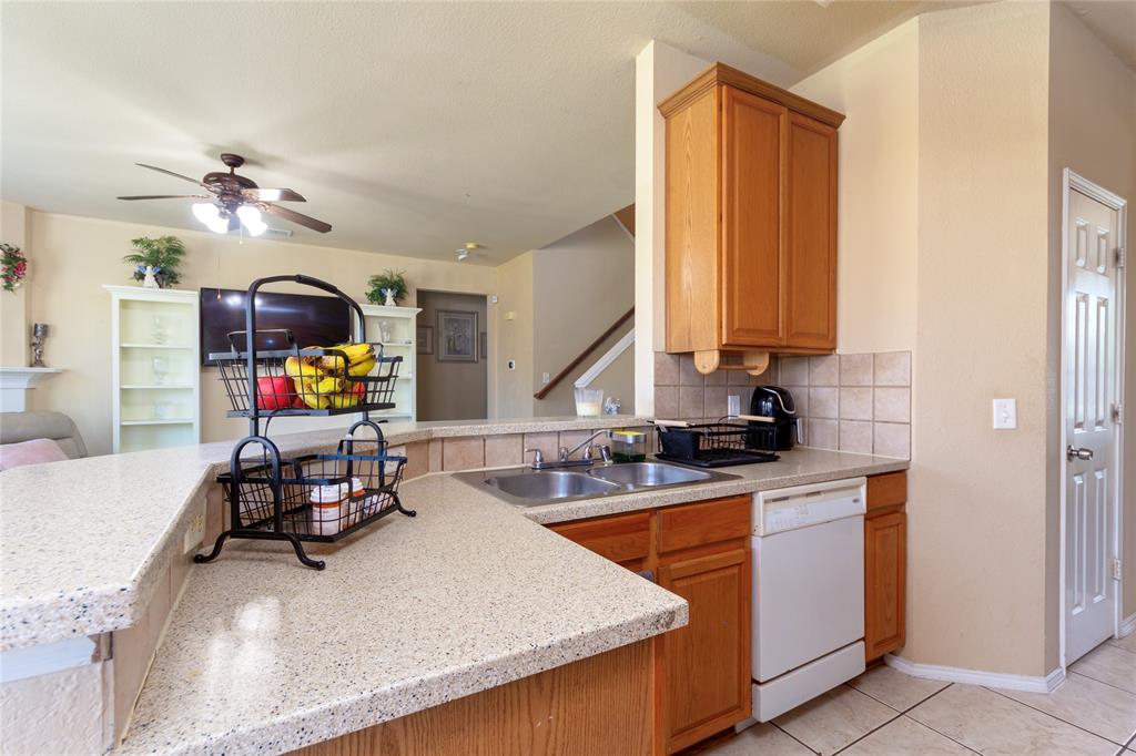 4001 Chinaberry Drive