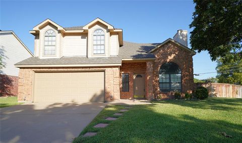 5700 Roundup Trail Arlington TX 76017