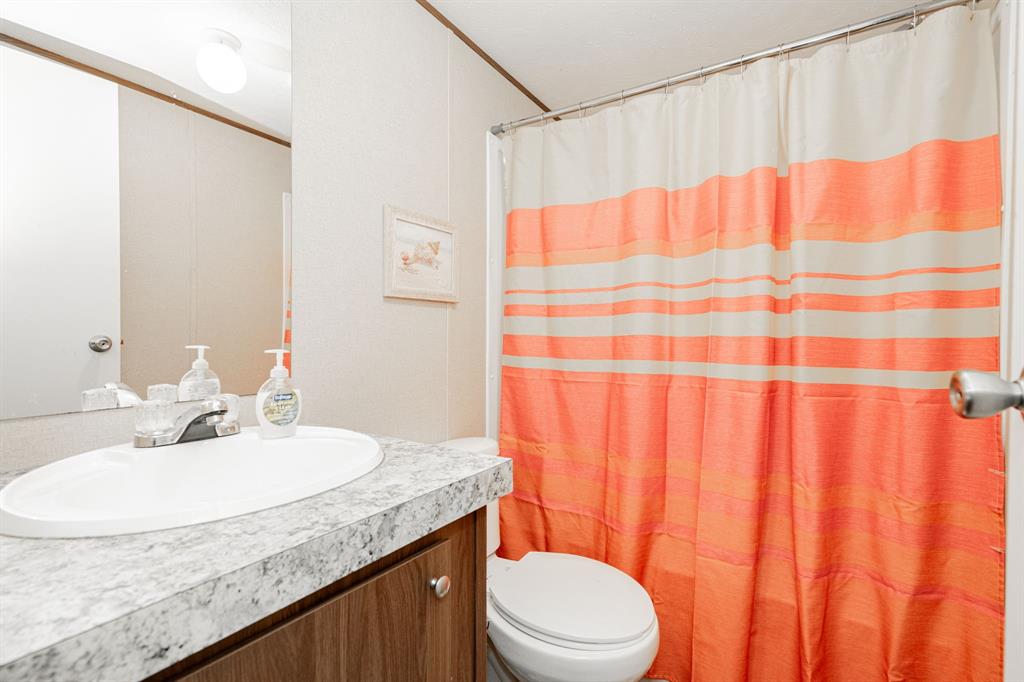 Kemp, Texas 75143, United States, 2 Bedrooms Bedrooms, ,2 BathroomsBathrooms,Residential,Active,143548