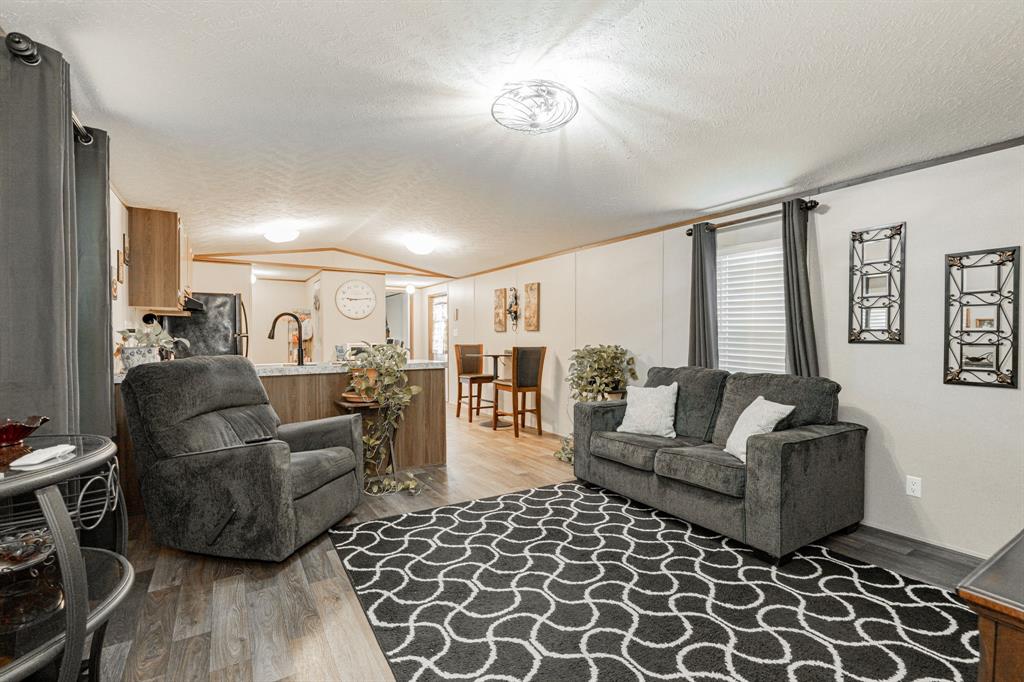 Kemp, Texas 75143, United States, 2 Bedrooms Bedrooms, ,2 BathroomsBathrooms,Residential,Active,143548