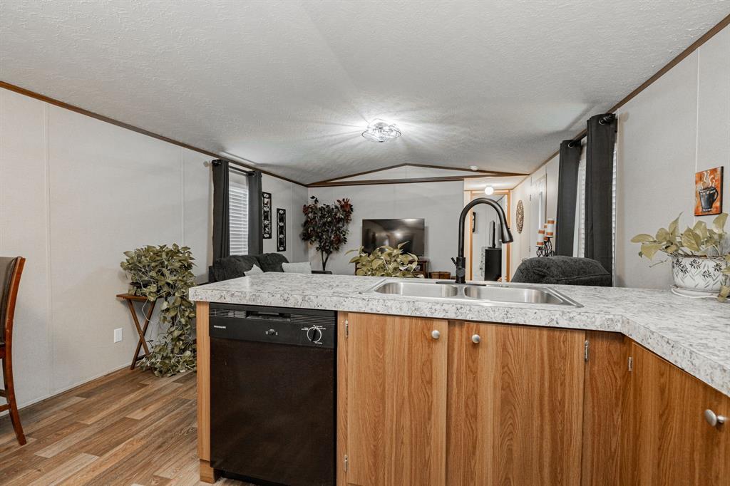 Kemp, Texas 75143, United States, 2 Bedrooms Bedrooms, ,2 BathroomsBathrooms,Residential,Active,143548