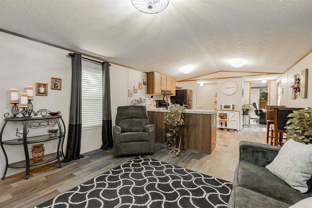 Kemp, Texas 75143, United States, 2 Bedrooms Bedrooms, ,2 BathroomsBathrooms,Residential,Active,143548