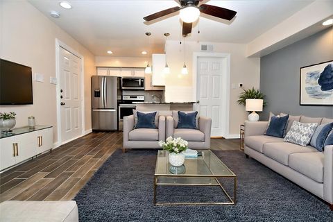 9821 Walnut Street 303 Dallas TX 75243