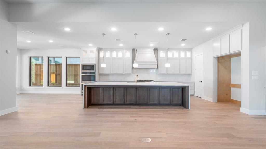 3507 Coral Hill Street