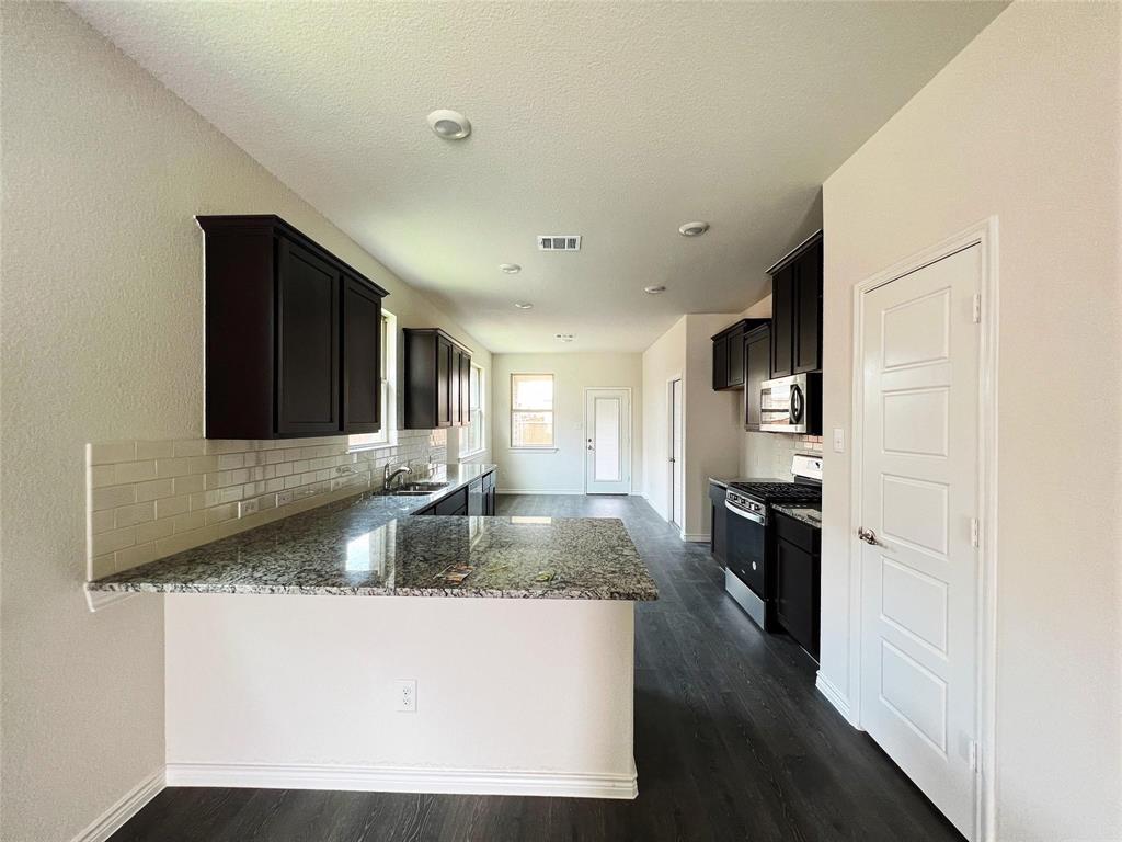 HOMEPLACE AT THE COLUMNS - Residential Lease